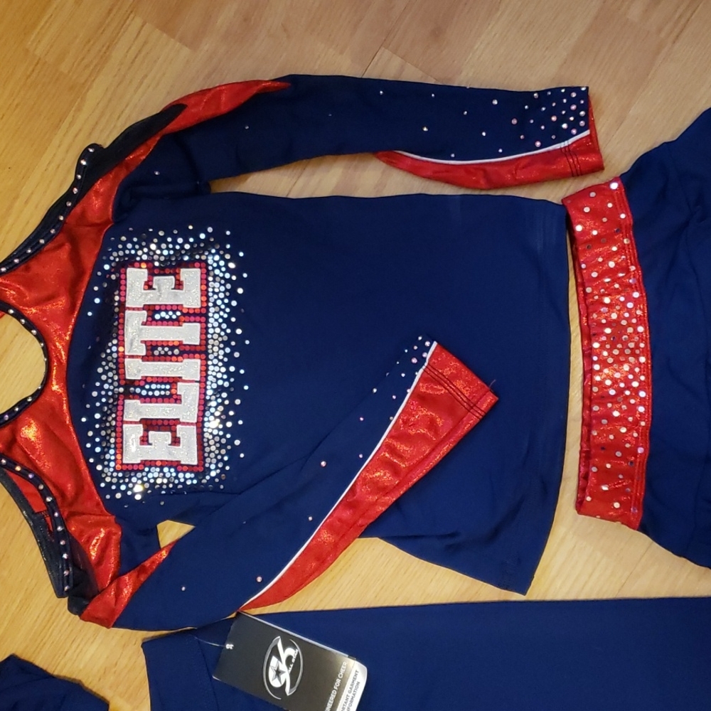 Cheer Lot - Picture 4 of 4